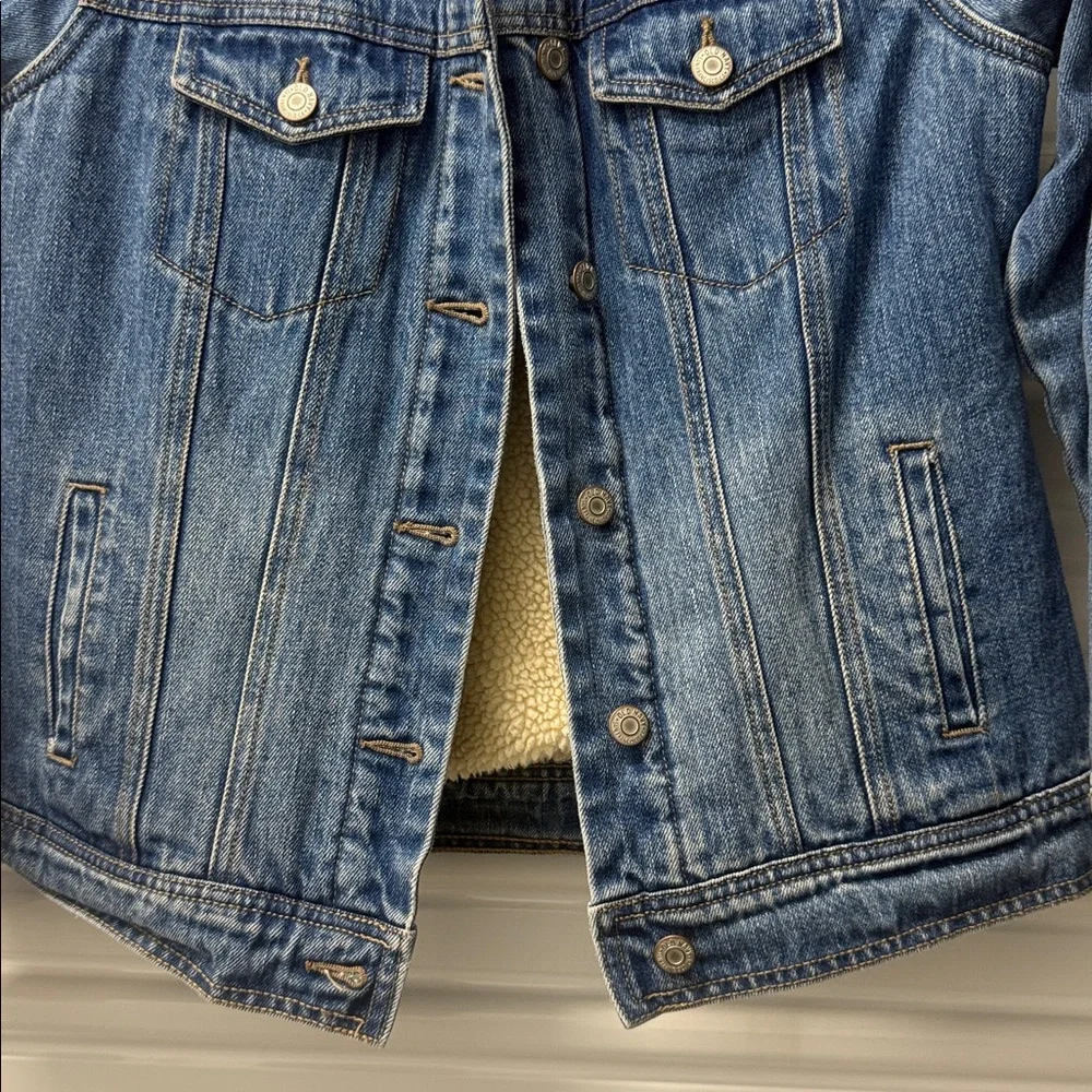 Old Navy Blue Denim Jacket with Cream Sherpa Collar Size S - Picture 3 of 7